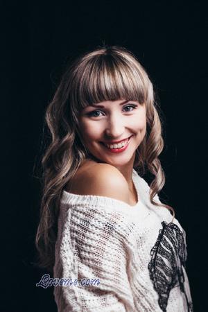 151817 - Valeriya Alter: 30 - Ukraine