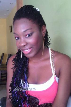 156497 - Yidanabey Alter: 33 - Kolumbien