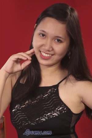 Ladies of Island Garden Stadt of Samal