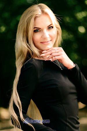 173652 - Anna Alter: 37 - Ukraine