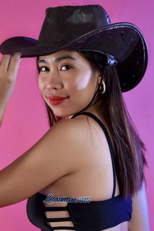 177899 - Geraldaine Alter: 26 - Philippinen