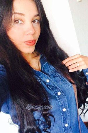 179303 - Alexa Alter: 31 - Chile