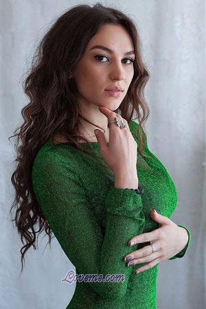 181793 - Oksana Alter: 33 - Ukraine