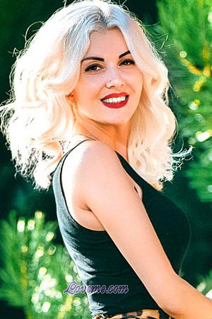 182143 - Anna Alter: 39 - Ukraine