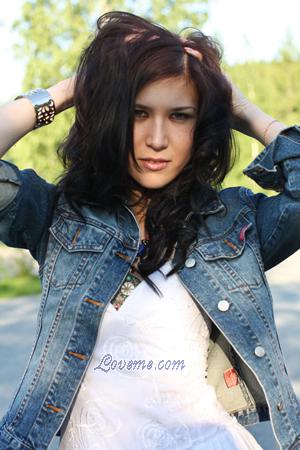 185674 - Gulnaz Alter: 37 - Finnland