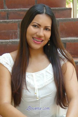 190058 - Karelys Alter: 34 - Kolumbien