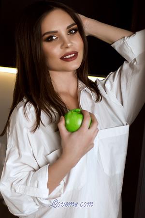 191997 - Valeria Alter: 27 - Ukraine