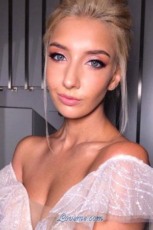 199349 - Sophie Alter: 32 - Ukraine