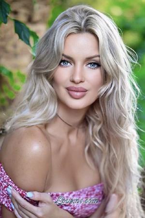 200625 - Alyona Alter: 34 - Ukraine