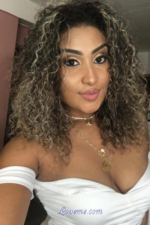 202306 - Heilin Alter: 31 - Kolumbien