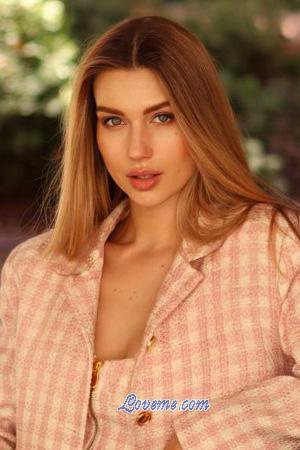 205003 - Yana Alter: 28 - Spanien