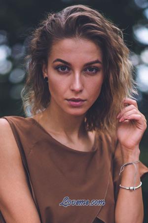 207573 - Elena Alter: 24 - Ukraine