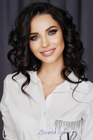 207818 - Julia Alter: 37 - Ukraine