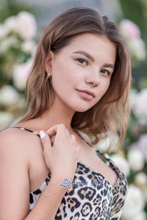 207912 - Olga Alter: 23 - Ukraine