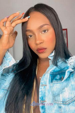 208387 - Mailey Alter: 28 - Kolumbien