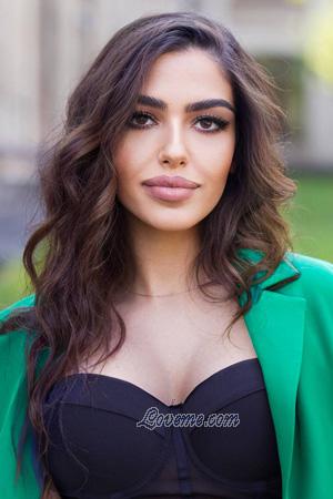 210231 - Ilona Alter: 29 - Ukraine