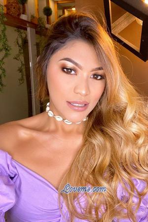 210528 - Angie Alter: 23 - Kolumbien