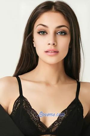 210634 - Diana Alter: 22 - Ukraine