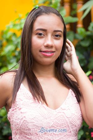 210691 - Karian Alter: 28 - Kolumbien