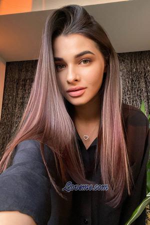 211006 - Karyna Alter: 23 - Ukraine