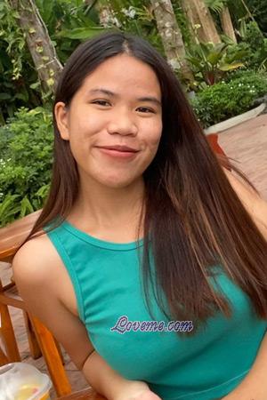 211507 - Apinya Alter: 20 - Thailand