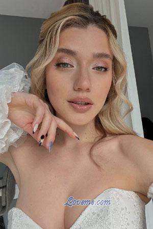 212217 - Alona Alter: 25 - Ukraine