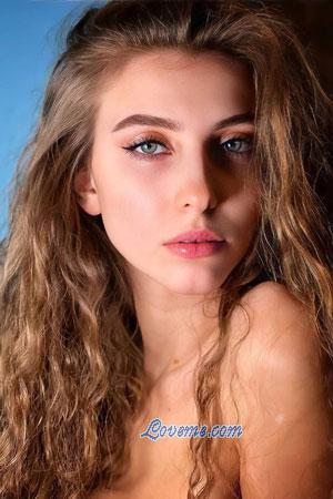 212429 - Anzhelika Alter: 23 - Ukraine