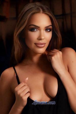 213092 - Olga-Mariya Alter: 27 - Ukraine