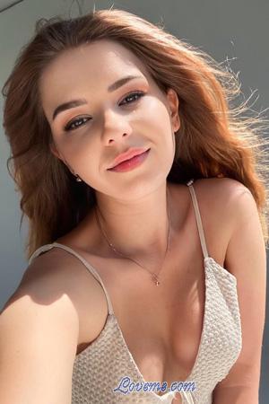 213102 - Iryna Alter: 24 - Ukraine