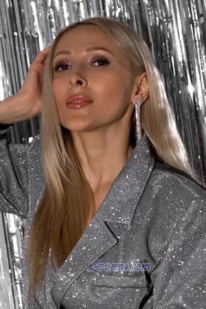 213729 - Karine Alter: 30 - Russland