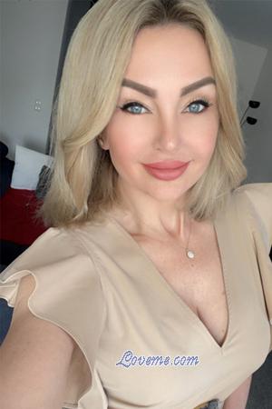 213821 - Victoriya Alter: 46 - Ukraine