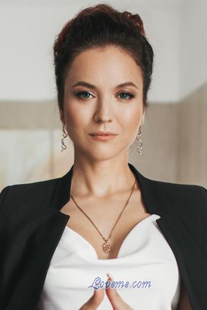 213929 - Zoya Alter: 42 - Russland