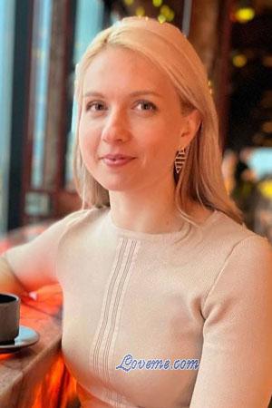 214042 - Viktoria Alter: 37 - Russland