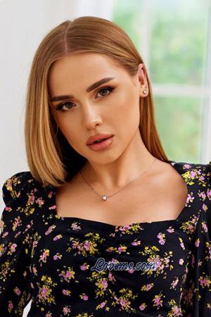 215066 - Yaroslava Alter: 25 - Ukraine