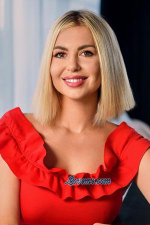 215650 - Nadiia Alter: 40 - Ukraine