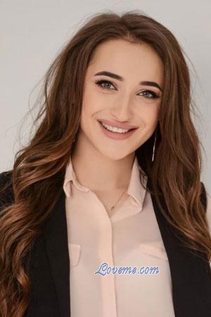 219111 - Maryna Alter: 27 - Ukraine