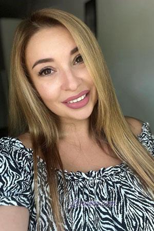 219462 - Victoria Alter: 35 - Ukraine