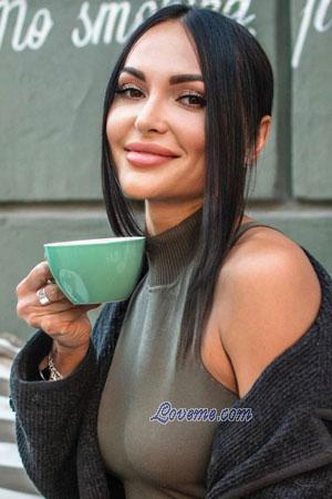 220182 - Svitlana Alter: 40 - Ukraine