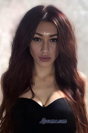 220292 - Alexandra Alter: 27 - Ukraine