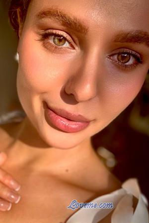 220376 - Alina Alter: 33 - Ukraine