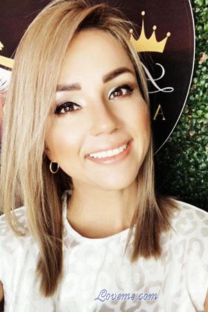 220400 - Angie Alter: 35 - Costa Rica