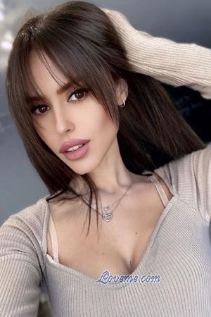 221142 - Daryna Alter: 32 - Ukraine