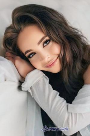 221297 - Antonina Alter: 27 - Ukraine