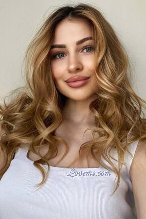 221298 - Marharyta Alter: 28 - Ukraine