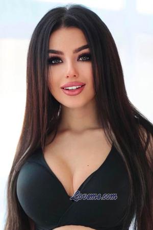 221772 - Lilia Alter: 26 - Ukraine