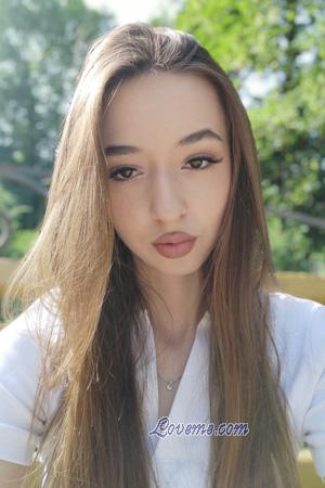 221887 - Daria Alter: 18 - Moldawien