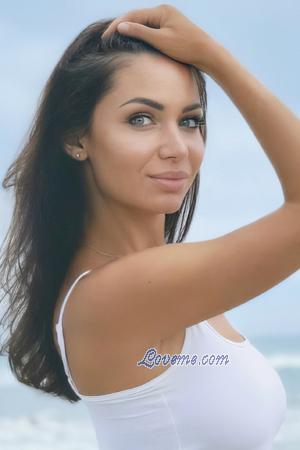 221952 - Oleksandra Alter: 33 - Ukraine