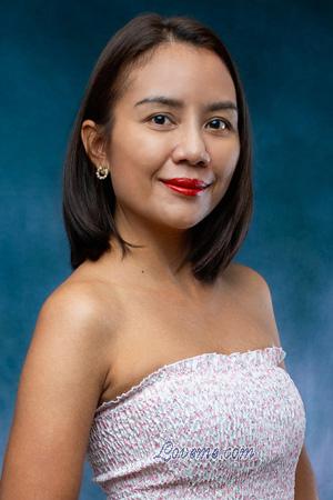 222063 - Jariya Alter: 38 - Thailand