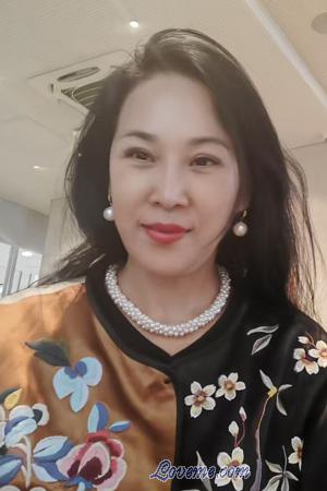 222073 - Amy Alter: 55 - China