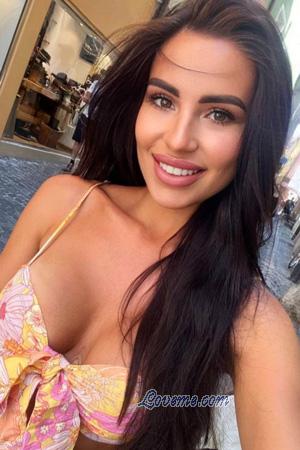 222108 - Yuliia Alter: 30 - Ukraine